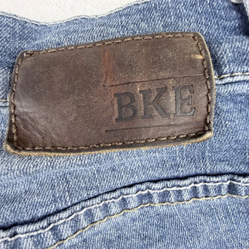 BKE Jeans Jake Straight Leg Medium Wash 30XL - Picture 5 of 10